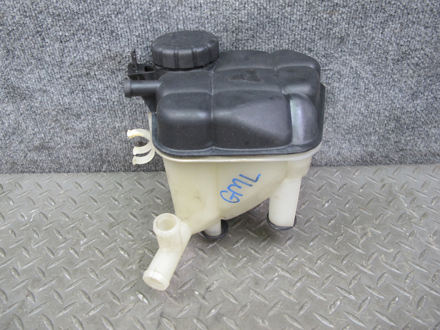 2012-2019 Mercedes W166 ML GLE Coolant Overflow Expansion Reservoir Tank