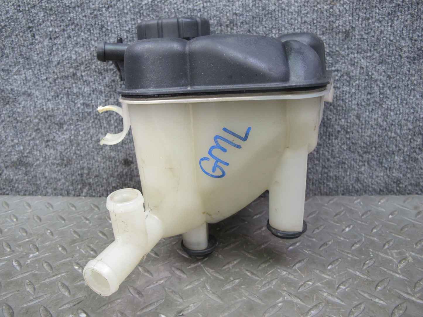 2012-2019 Mercedes W166 ML GLE Coolant Overflow Expansion Reservoir Tank