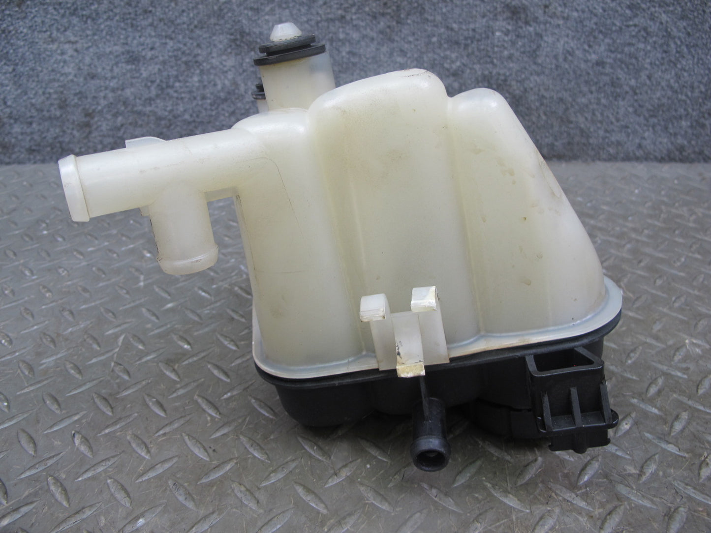 2012-2019 Mercedes W166 ML GLE Coolant Overflow Expansion Reservoir Tank