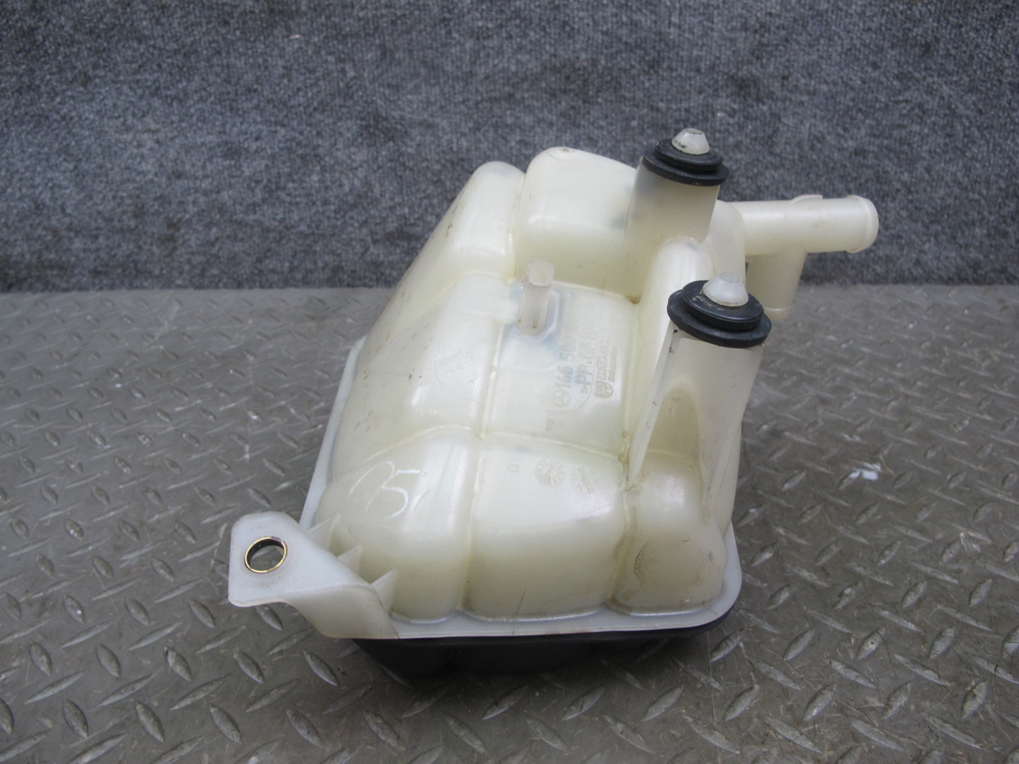 2012-2019 Mercedes W166 ML GLE Coolant Overflow Expansion Reservoir Tank