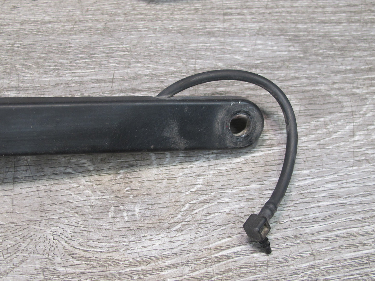 06-09 Pontiac Solstice Set of 2 Front Left & Right Wiper Arm OEM