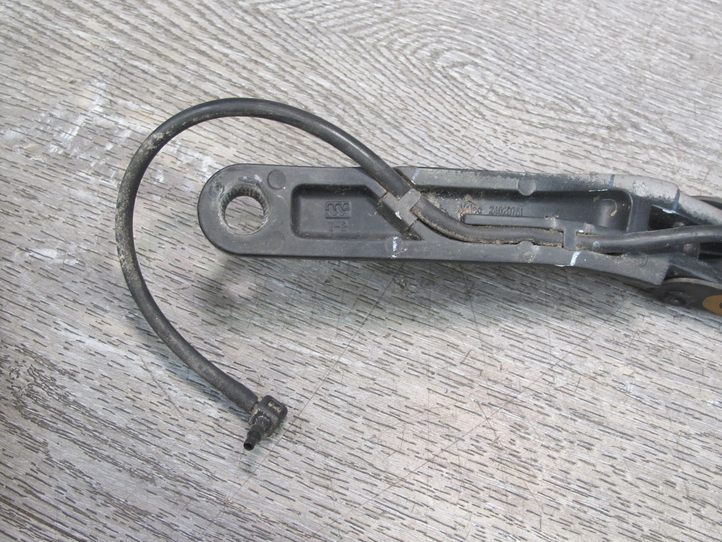 06-09 Pontiac Solstice Set of 2 Front Left & Right Wiper Arm OEM