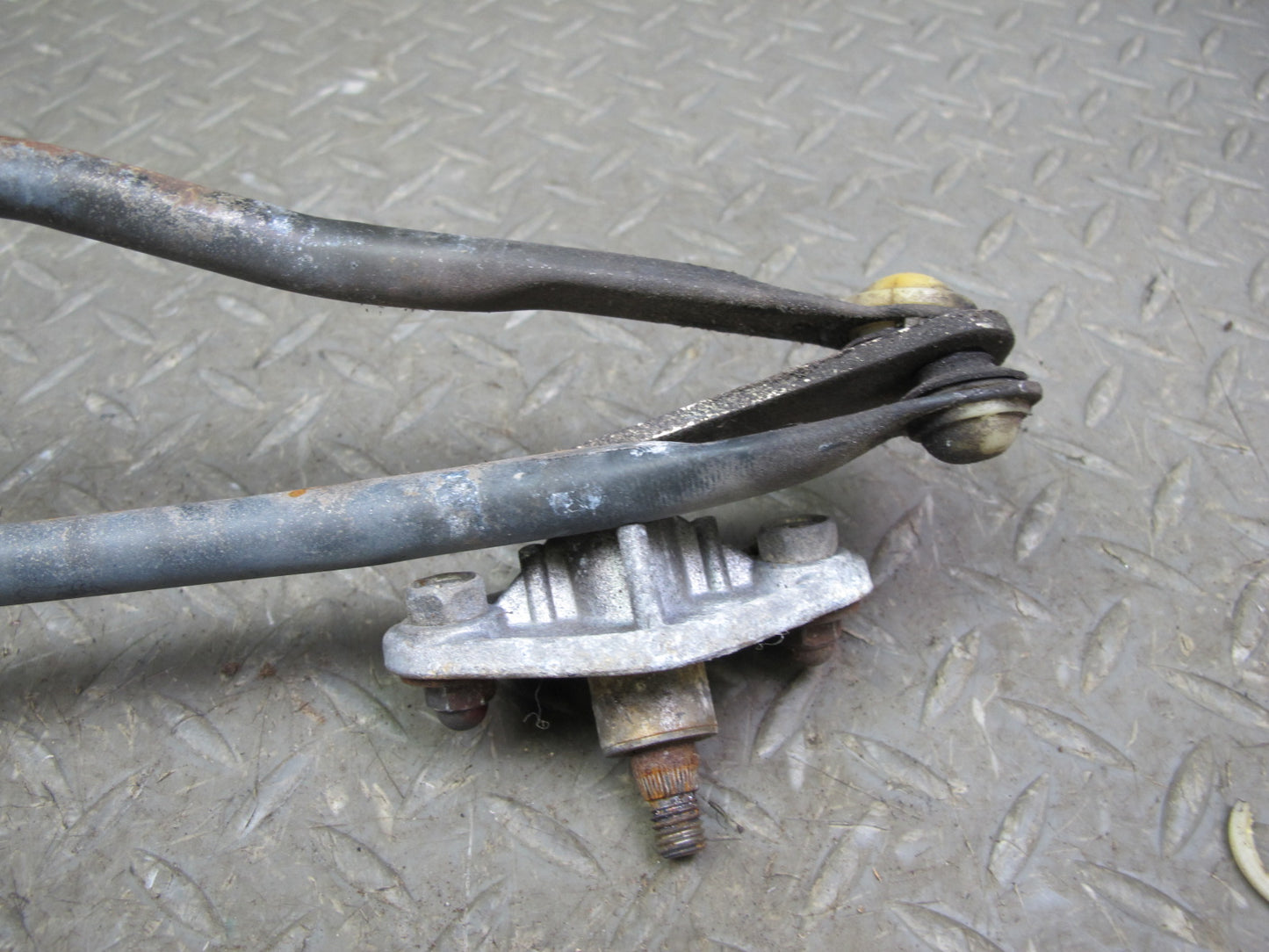 86-88 Mazda RX7 FC3S Windshield Wiper Transmission Linkage w Motor OEM