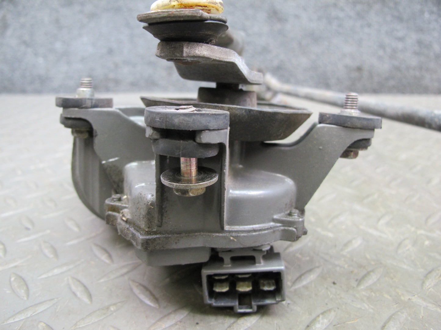 86-88 Mazda RX7 FC3S Windshield Wiper Transmission Linkage w Motor OEM