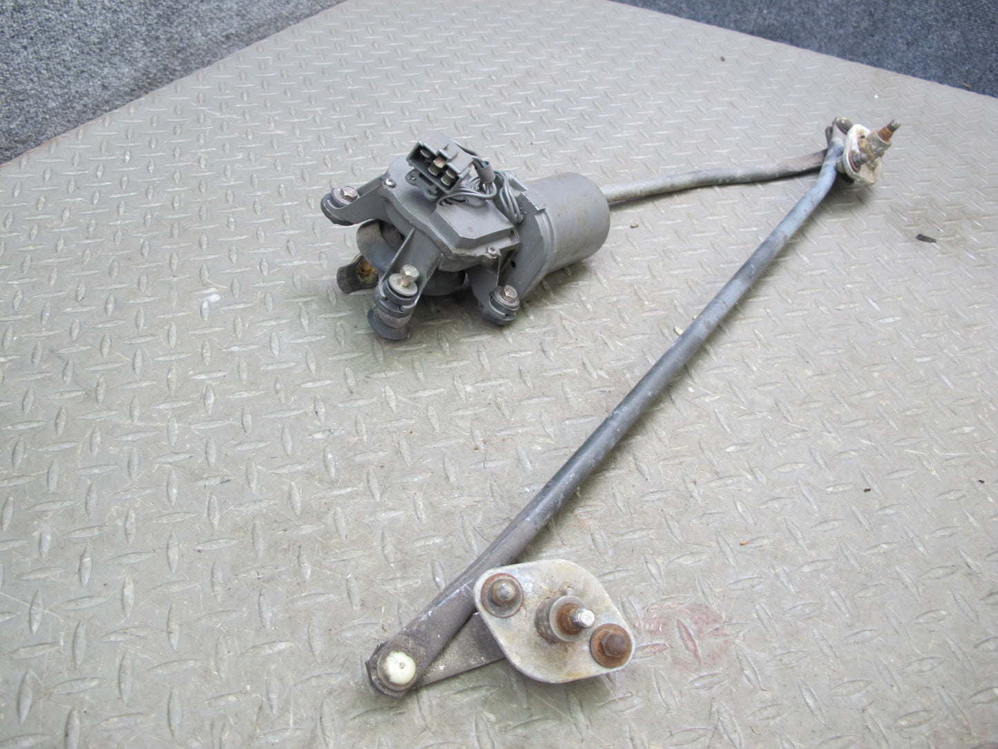 86-88 Mazda RX7 FC3S Windshield Wiper Transmission Linkage w Motor OEM