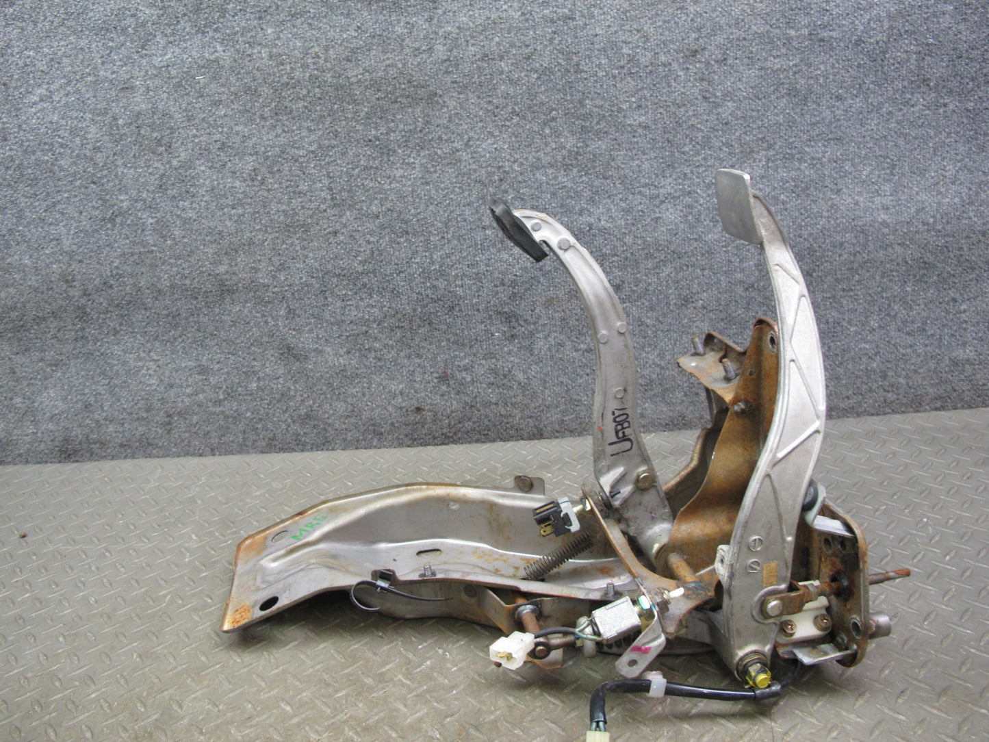 86-88 Mazda RX7 FC3S M/T Gas Acceleration Brake Clutch Pedal Set OEM