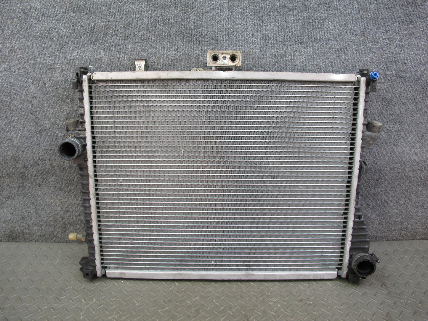 97-98 BMW E36/7 Z3 M52 Engine Cooling Radiator w A/T Transmission Oil Cooler OEM