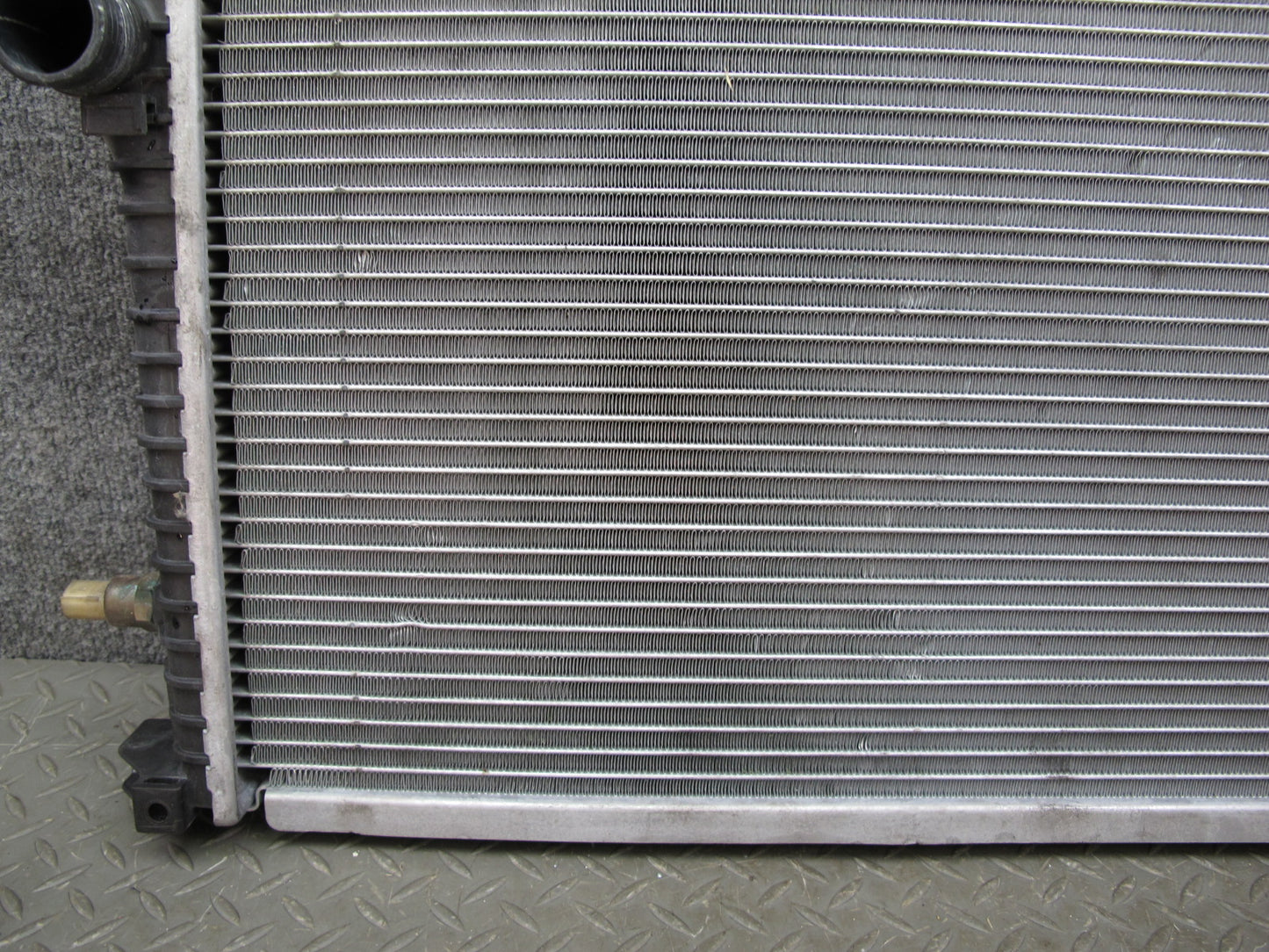 97-98 BMW E36/7 Z3 M52 Engine Cooling Radiator w A/T Transmission Oil Cooler OEM