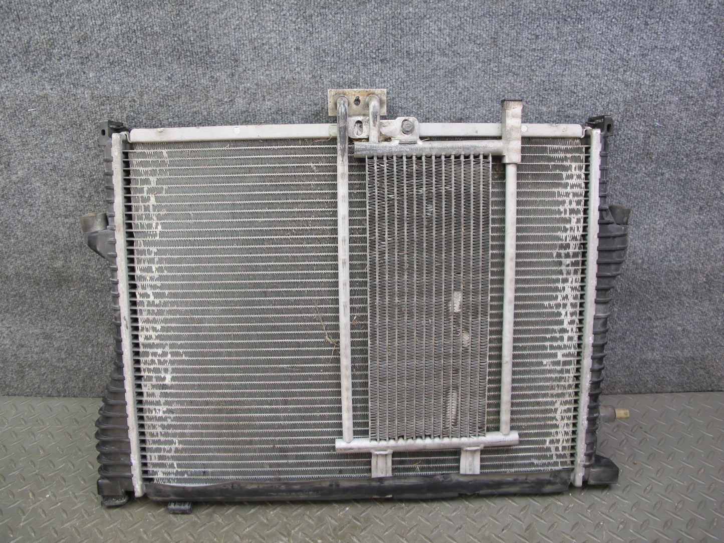 97-98 BMW E36/7 Z3 M52 Engine Cooling Radiator w A/T Transmission Oil Cooler OEM