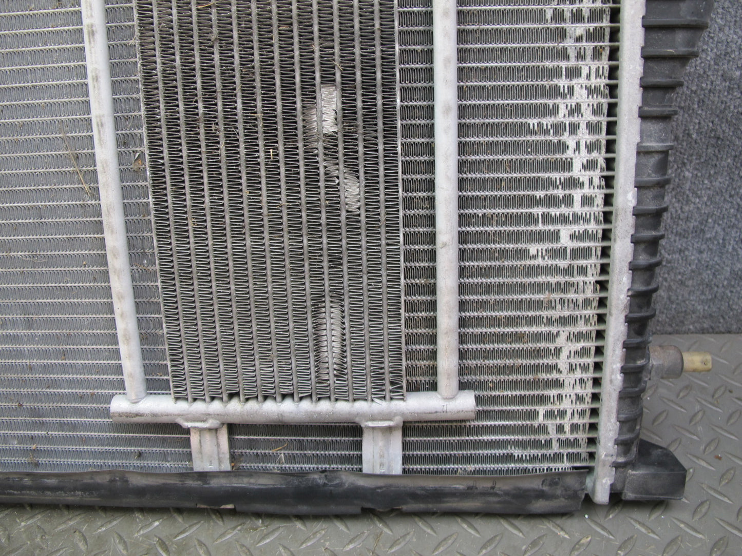 97-98 BMW E36/7 Z3 M52 Engine Cooling Radiator w A/T Transmission Oil Cooler OEM