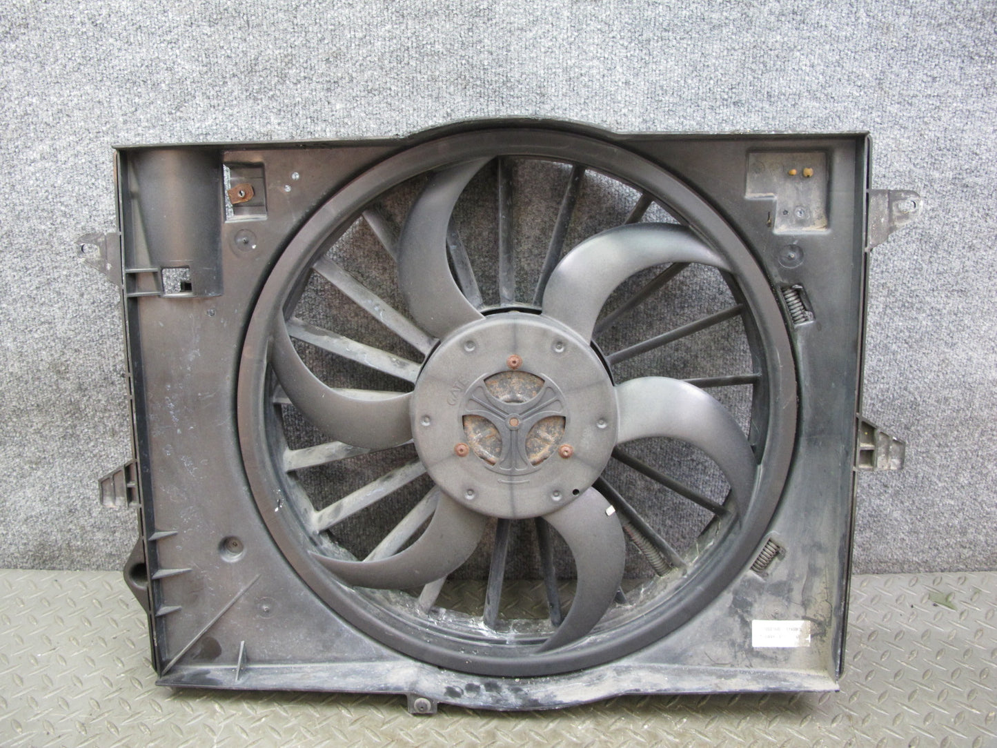 03-04 Ford Thunderbird Engine Cooling Radiator Fan Motor w Shroud Assy OEM