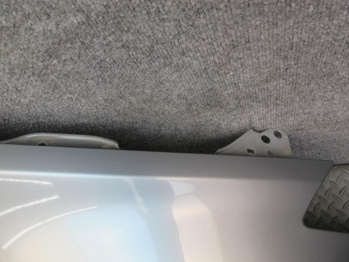 03-06 Nissan 350Z Z33 Front Right Fender Shell Panel Cover Silver OEM