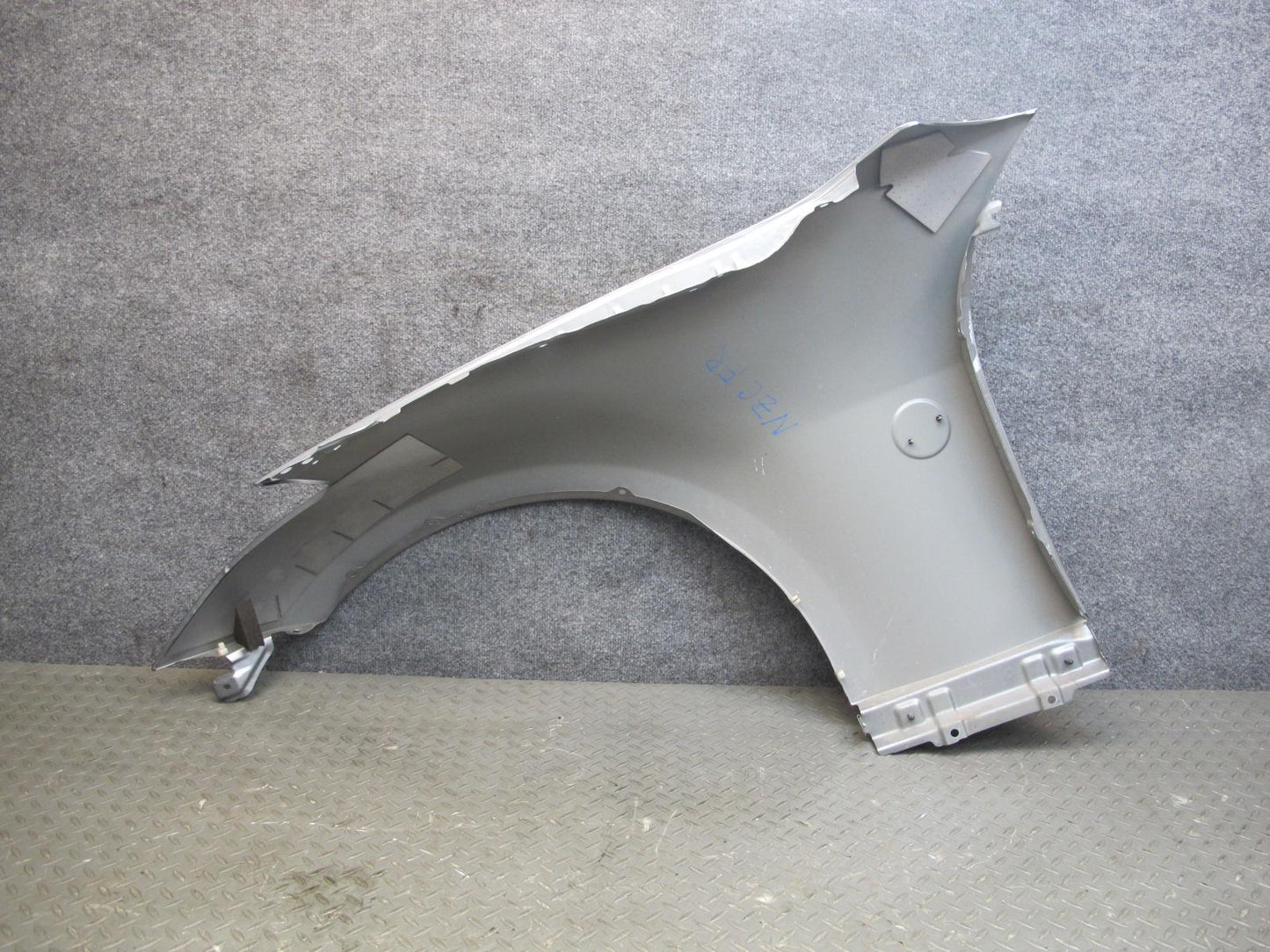 03-06 Nissan 350Z Z33 Front Right Fender Shell Panel Cover Silver OEM