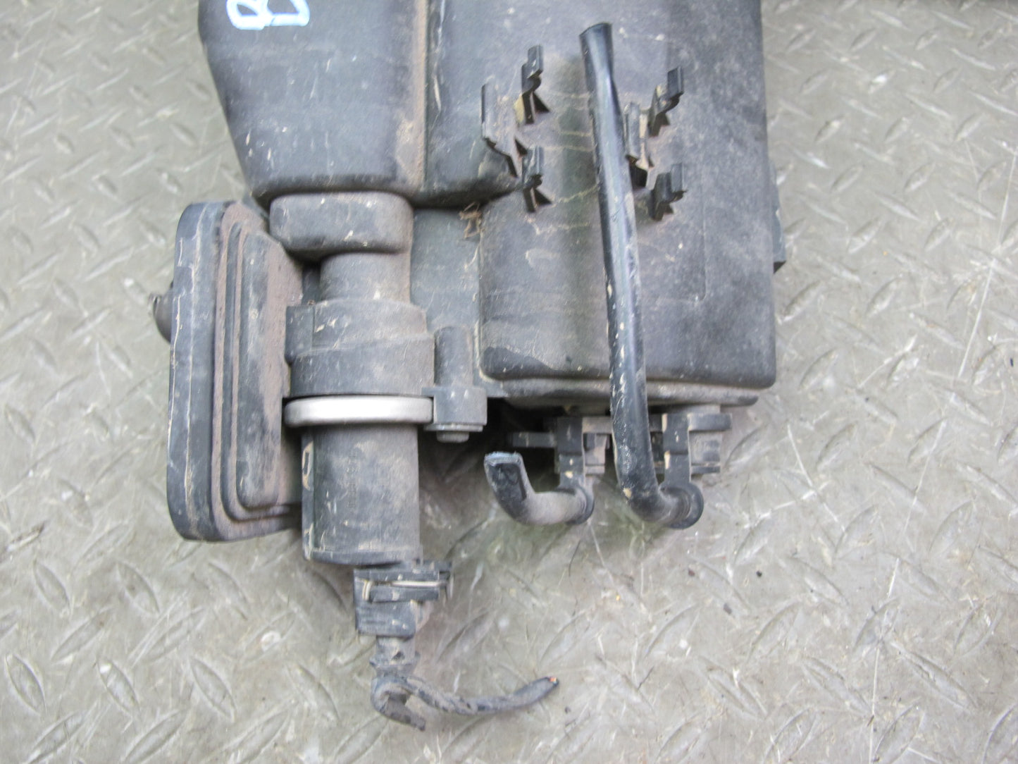 96-98 BMW E36/7 Z3 Fuel Evap Vapor Charcoal Canister 1183568 OEM