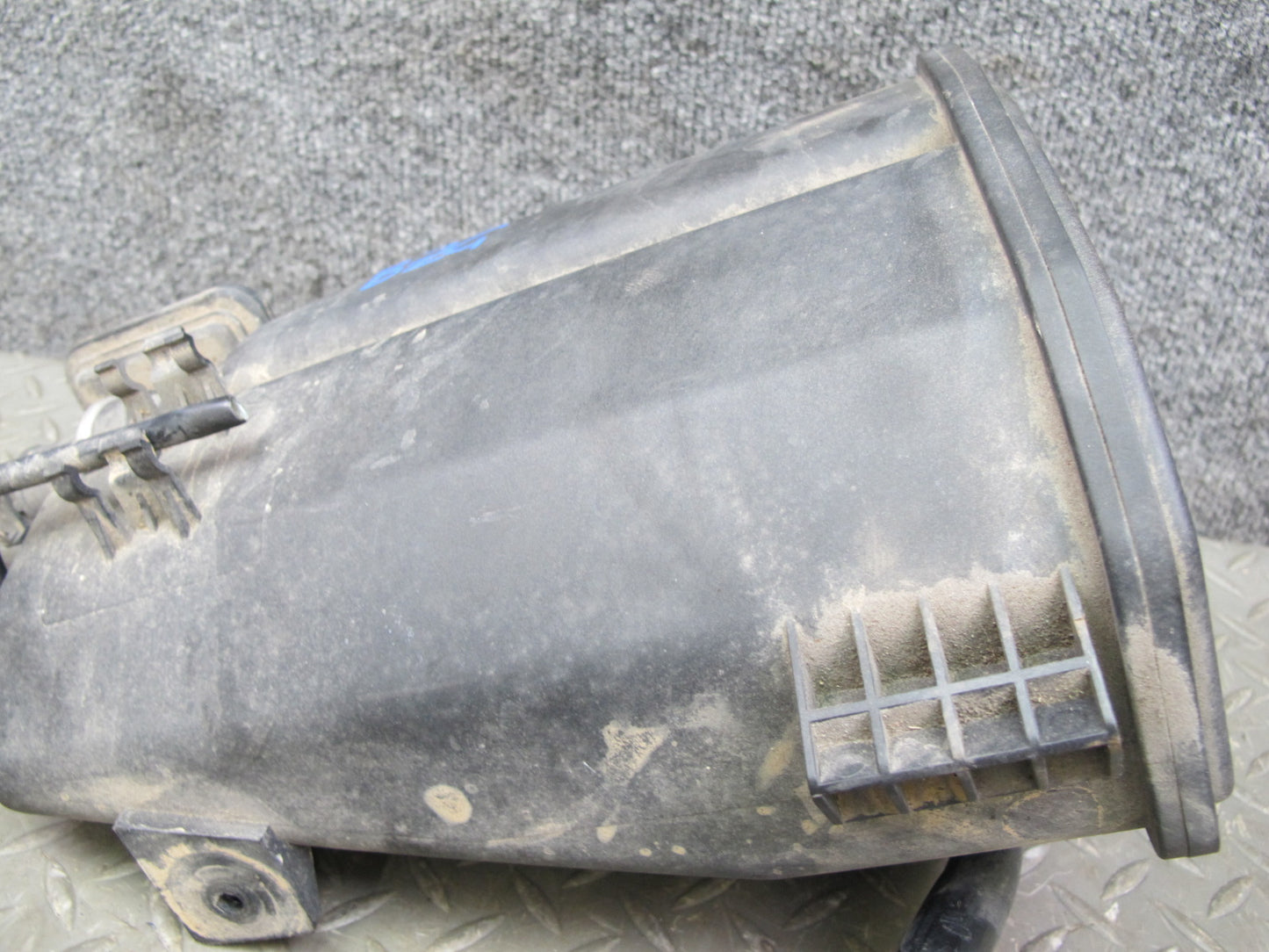 96-98 BMW E36/7 Z3 Fuel Evap Vapor Charcoal Canister 1183568 OEM