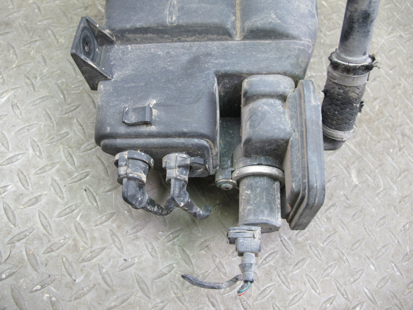 96-98 BMW E36/7 Z3 Fuel Evap Vapor Charcoal Canister 1183568 OEM