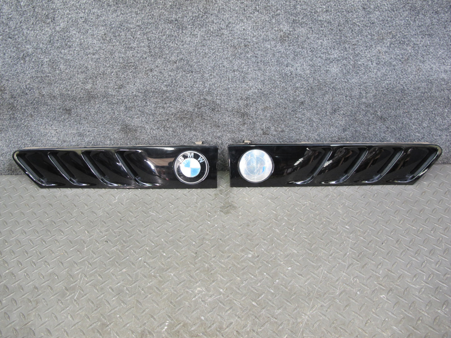 96-02 BMW E36/7 Z3 Set of 2 Front Right & Left Fender Vent Trim Cover Black OEM