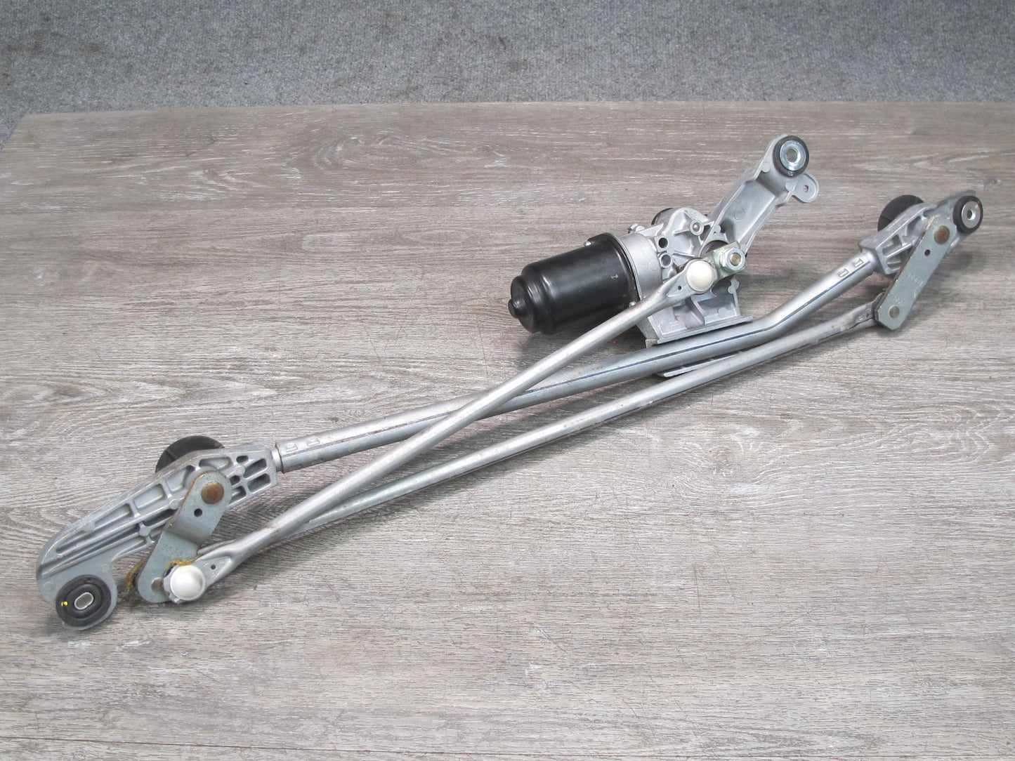 04-05 Nissan 350Z Z33 Convert Windshield Wiper Transmission Linkage & Motor OEM