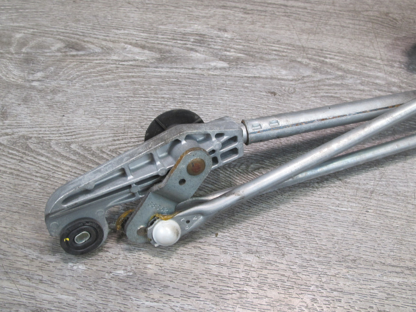 04-05 Nissan 350Z Z33 Convert Windshield Wiper Transmission Linkage & Motor OEM