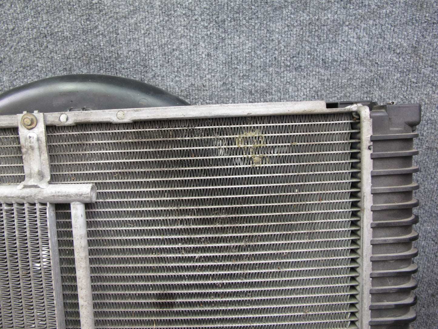 1999 BMW E36 2.8L M52 Engine Radiator Oil Cooler Shroud Reservoir Assembly OEM