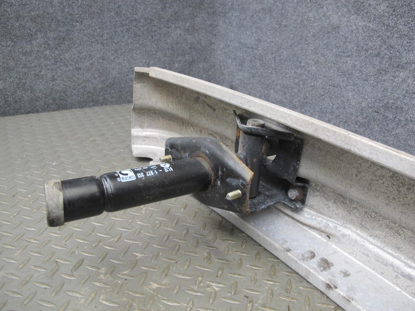 94-99 BMW E36 3-SERIES Rear Bumper Impact Reinforcement Bar w Shocks OEM