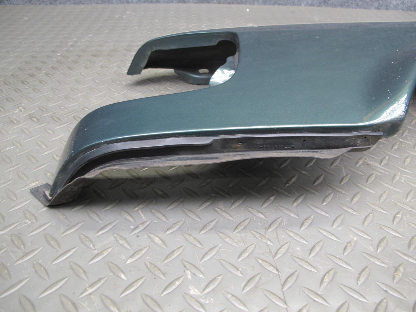 86-91 Mercedes W126 Front Left Fender Shell Cover Panel OEM