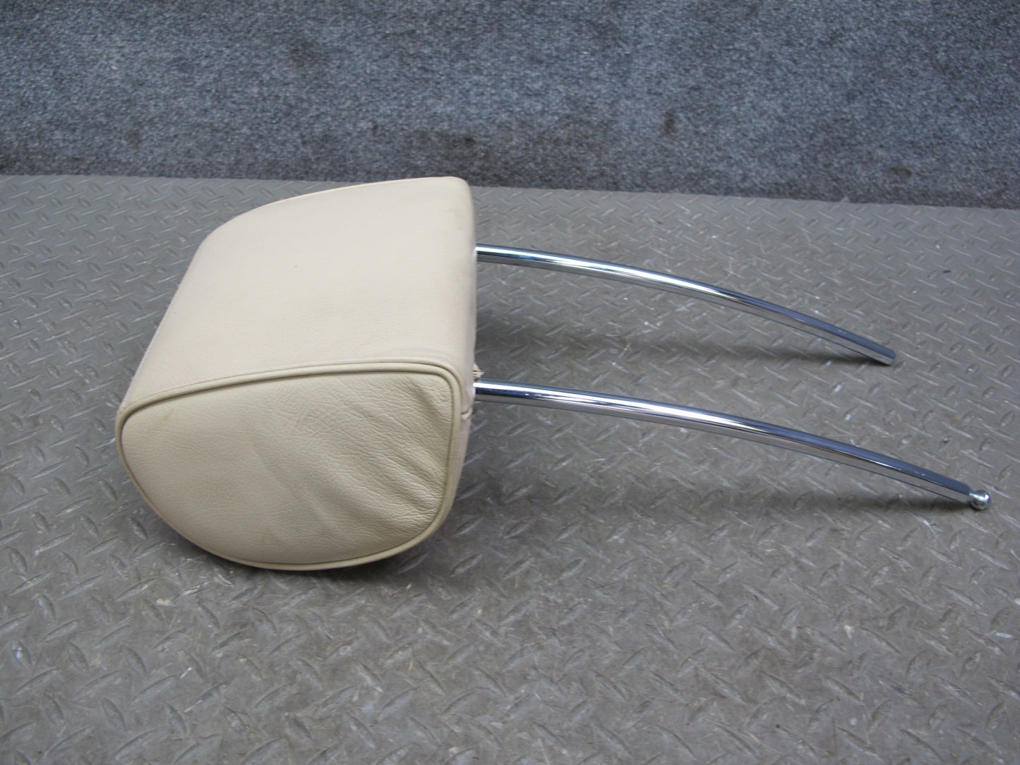 86-91 Mercedes W126 Front Left or Right Seat Leather Headrest OEM