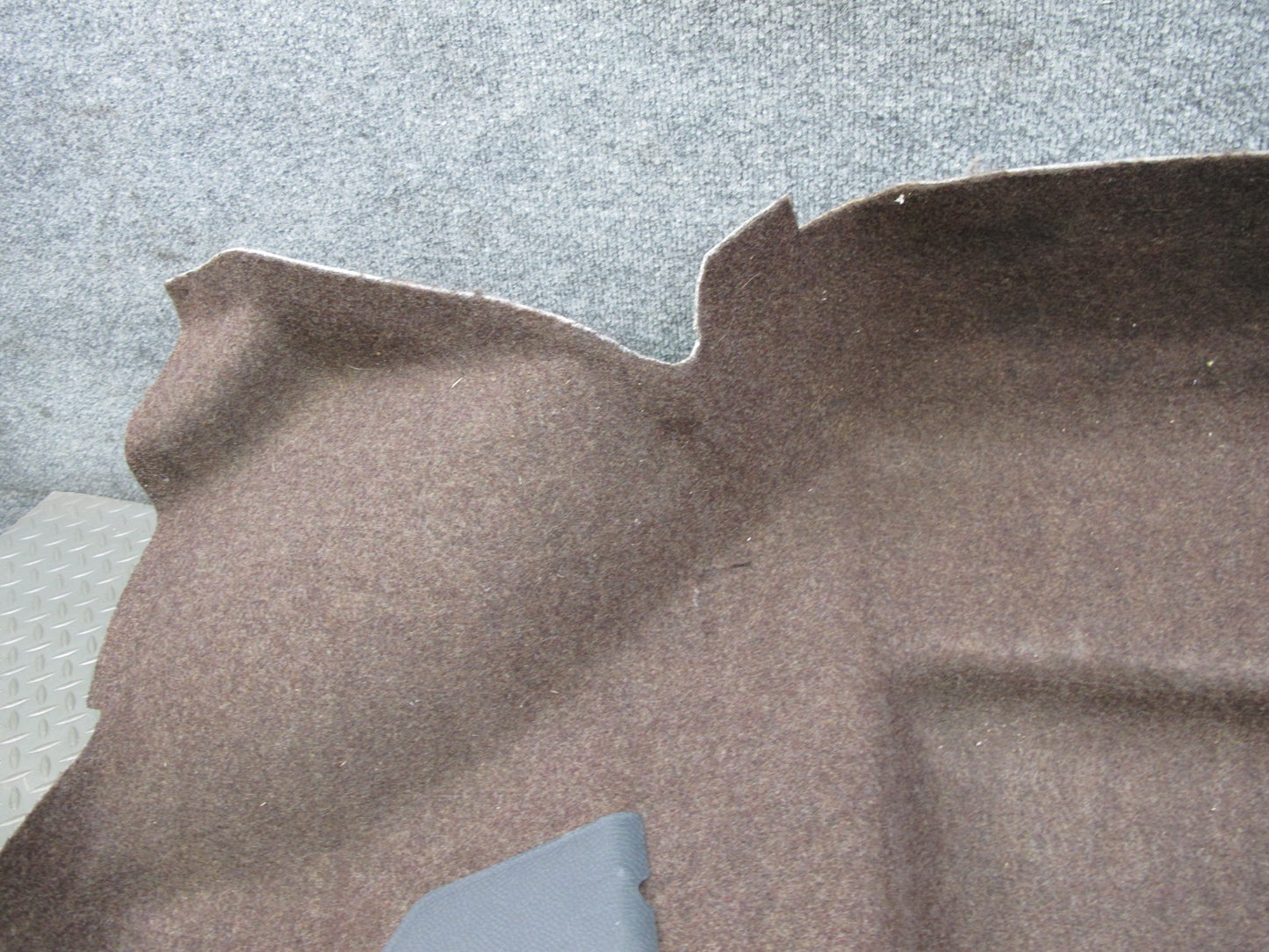 86-91 Mercedes W126 Rear Left Trunk Carpet Liner Trim Cover OEM