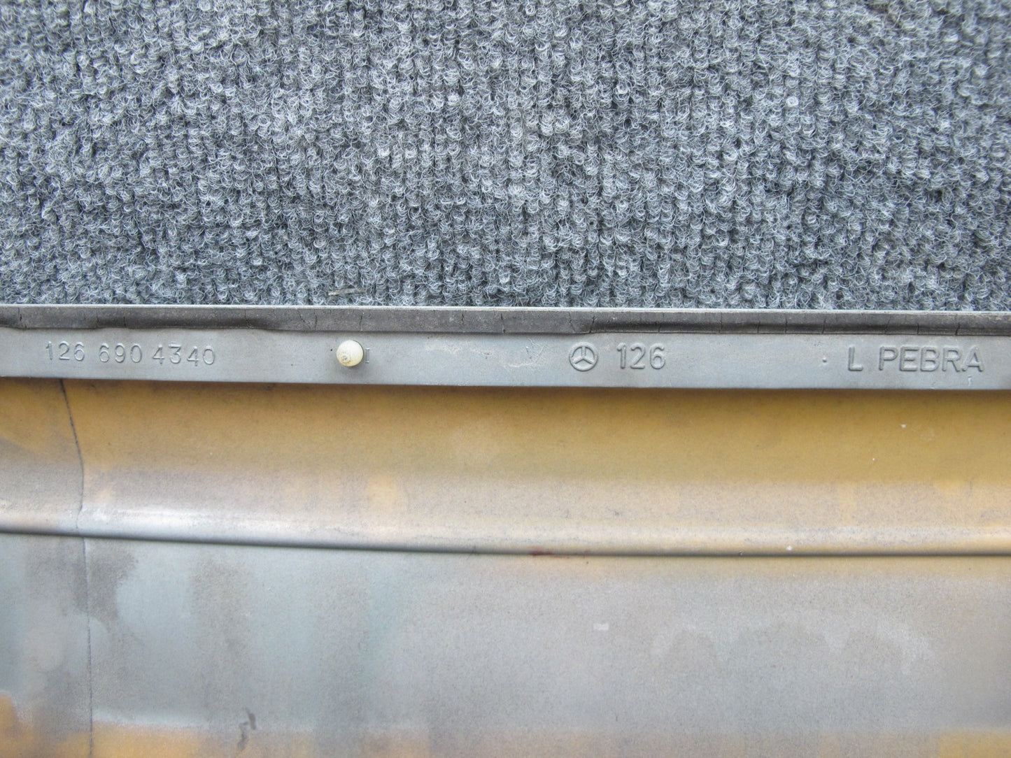 86-91 Mercedes W126 Front & Rear Fender Door Quarter Trim Molding Set OEM