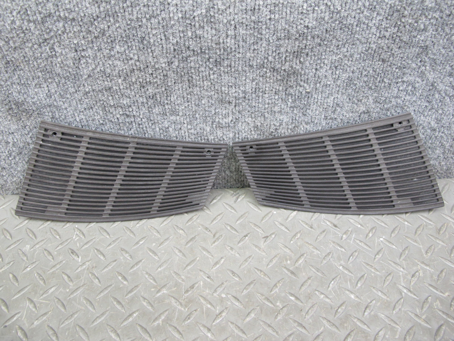 86-91 Mercedes W126 Set of 2 Dash Front Left & Right Grille Trim Cover OEM