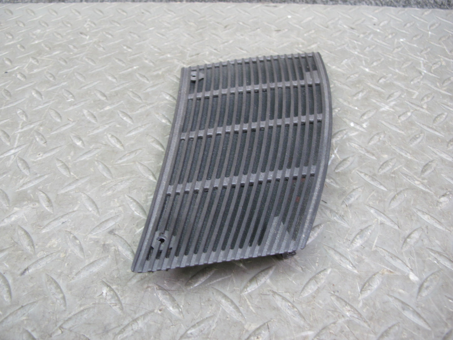 86-91 Mercedes W126 Set of 2 Dash Front Left & Right Grille Trim Cover OEM