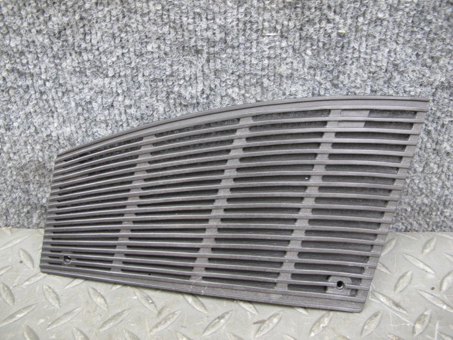 86-91 Mercedes W126 Set of 2 Dash Front Left & Right Grille Trim Cover OEM