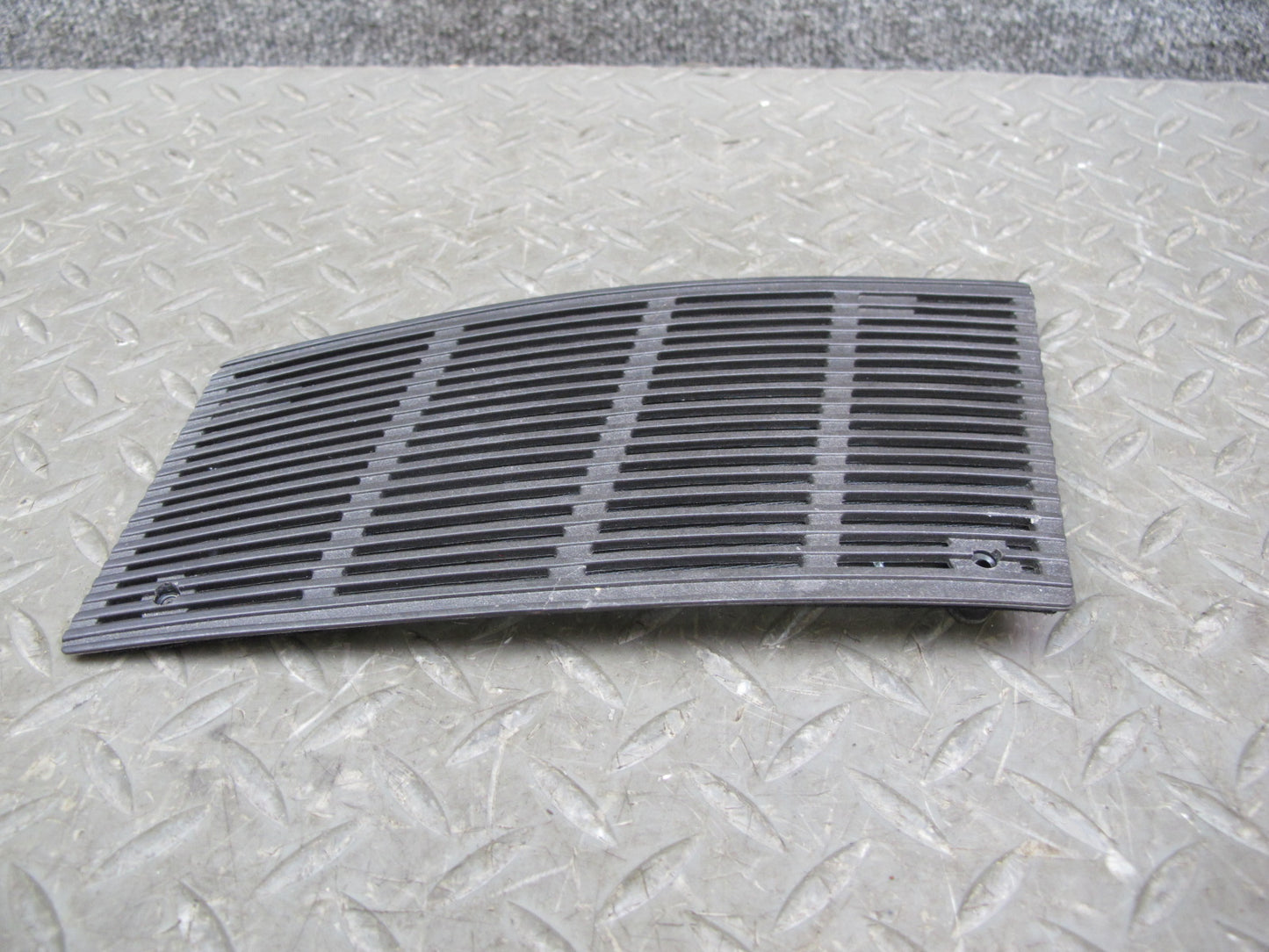 86-91 Mercedes W126 Set of 2 Dash Front Left & Right Grille Trim Cover OEM