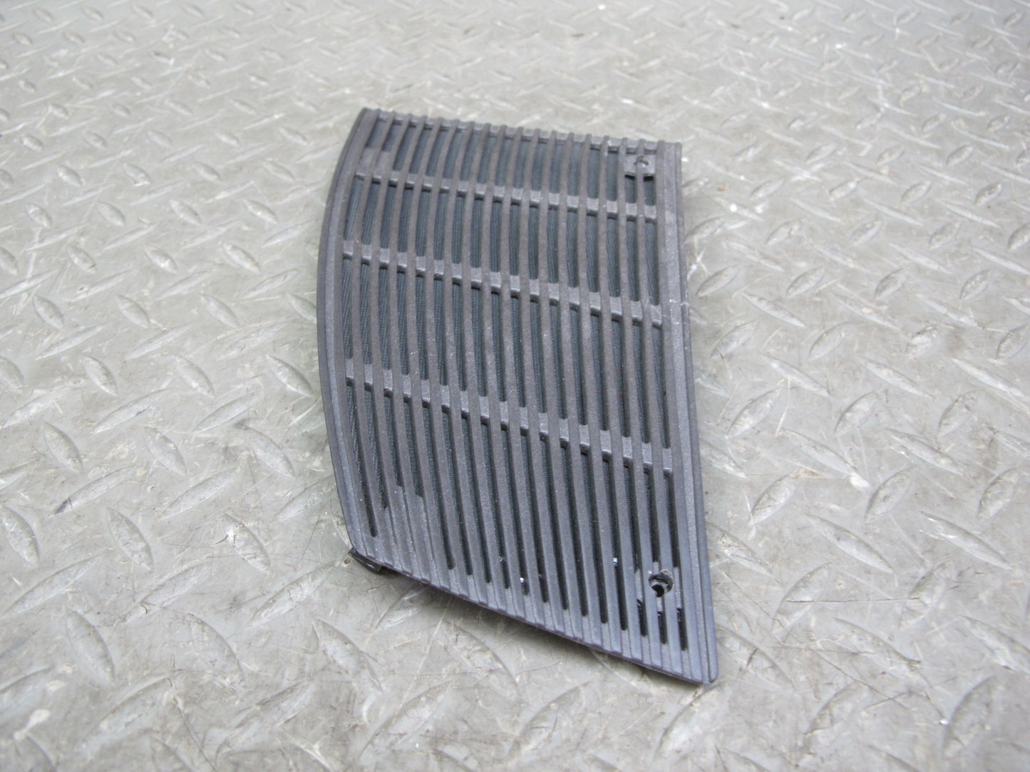 86-91 Mercedes W126 Set of 2 Dash Front Left & Right Grille Trim Cover OEM