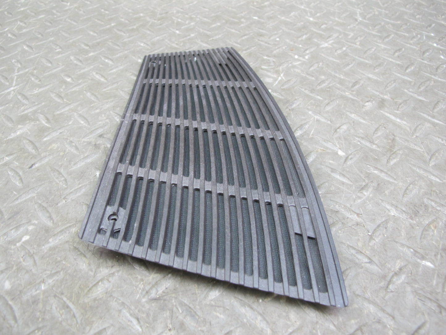 86-91 Mercedes W126 Set of 2 Dash Front Left & Right Grille Trim Cover OEM