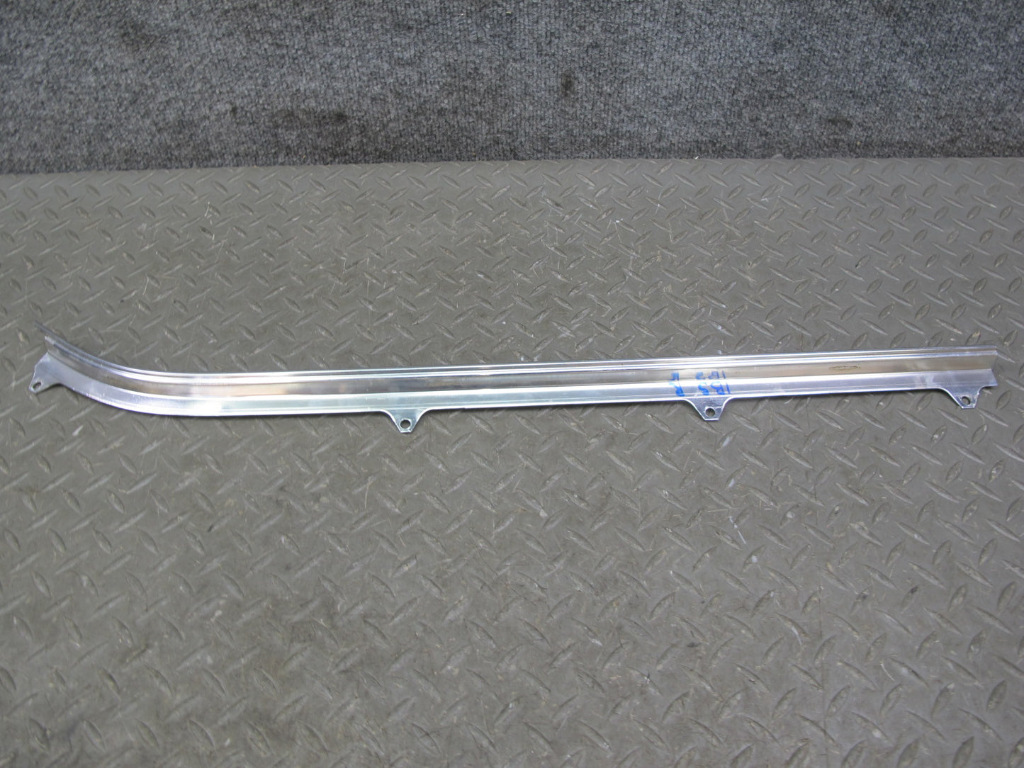 85-89 BMW E24 Right Door Window Exterior Chrome Trim Molding Set OEM