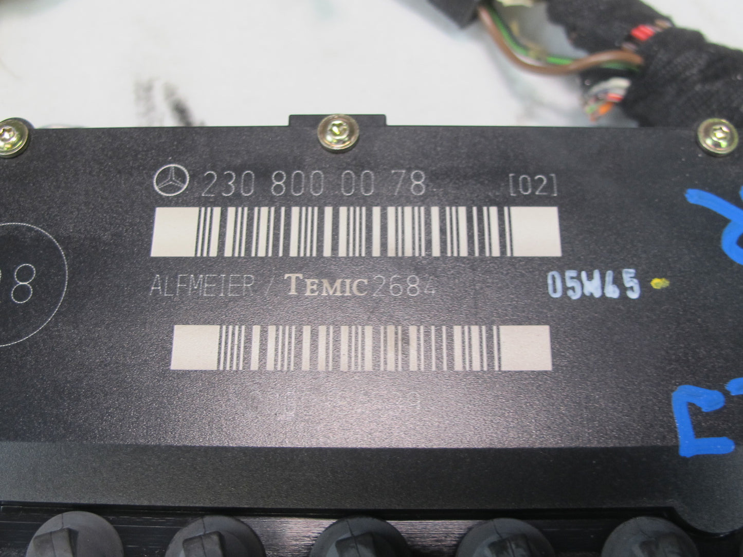 03-08 Mercedes R230 Front Left or Right Seat Lumbar Support OEM