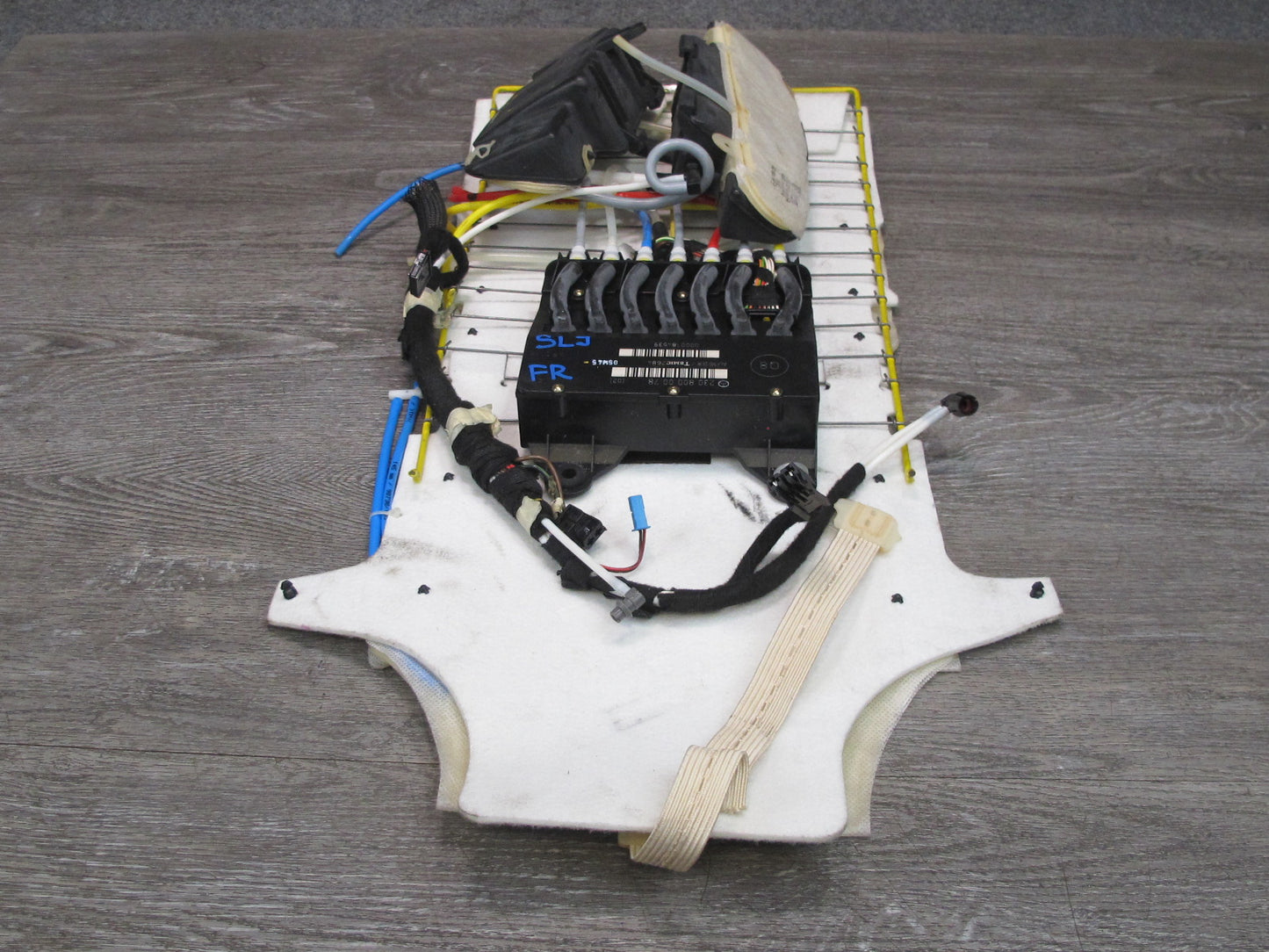 03-08 Mercedes R230 Front Left or Right Seat Lumbar Support OEM