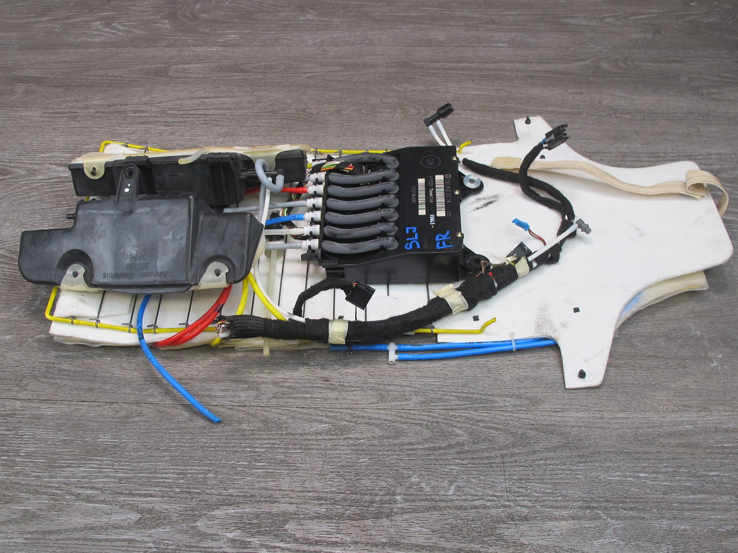 03-08 Mercedes R230 Front Left or Right Seat Lumbar Support OEM