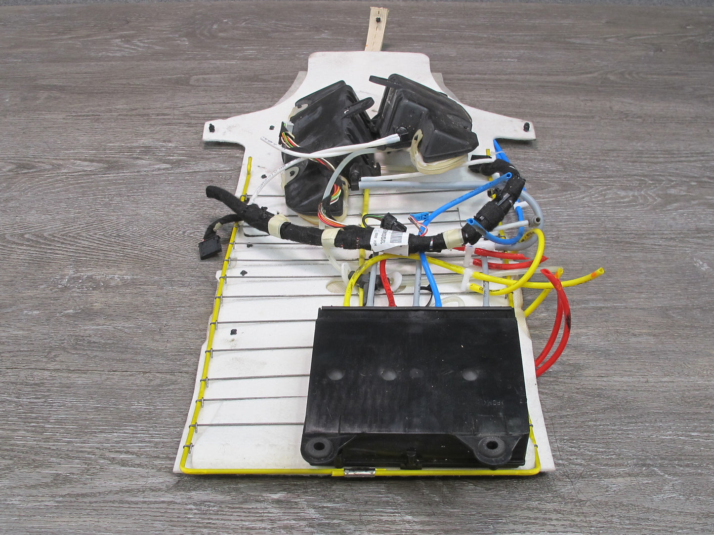 03-08 Mercedes R230 Front Left or Right Seat Lumbar Support OEM