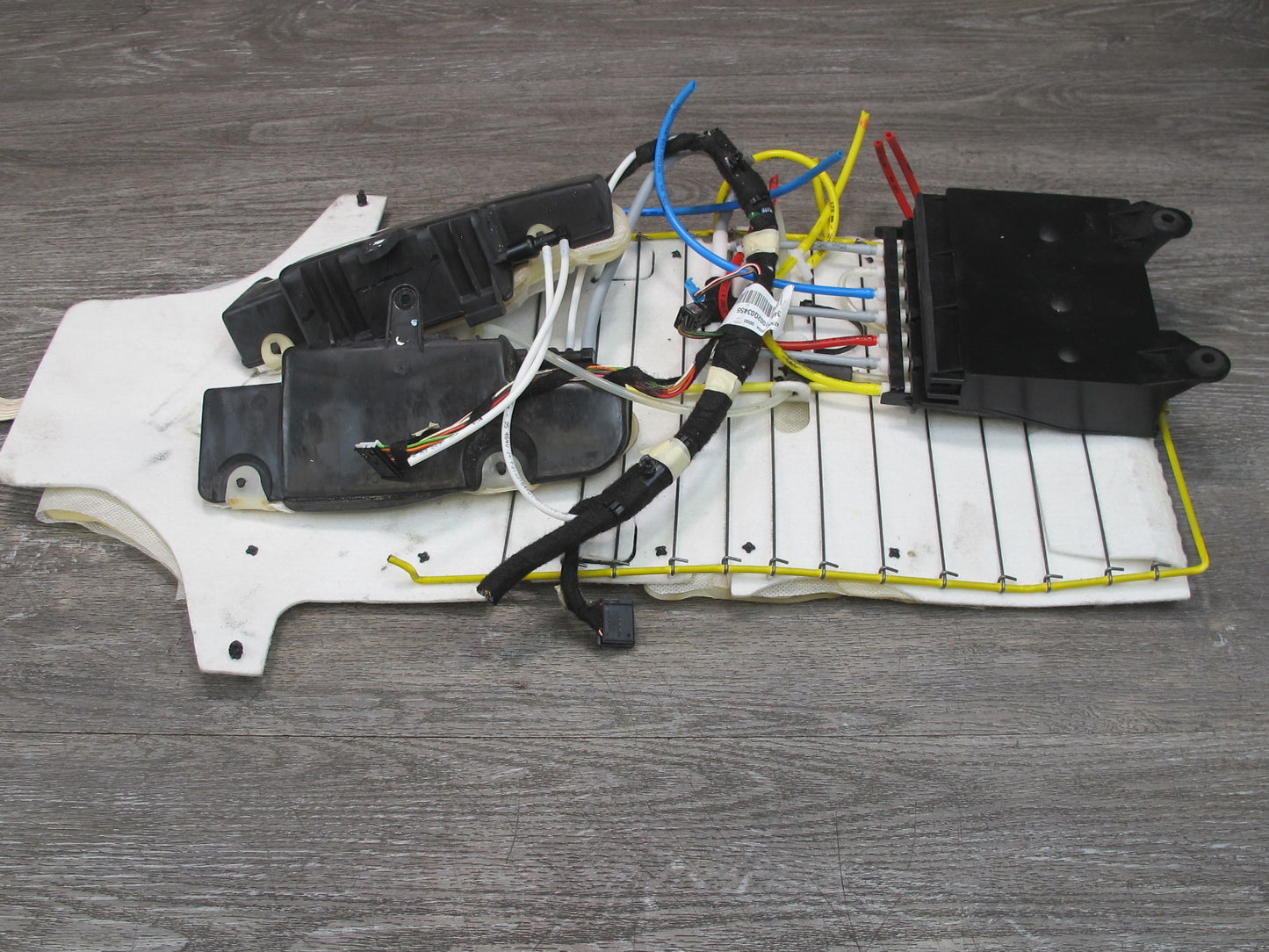 03-08 Mercedes R230 Front Left or Right Seat Lumbar Support OEM