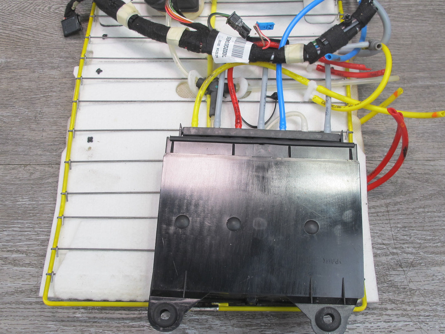 03-08 Mercedes R230 Front Left or Right Seat Lumbar Support OEM