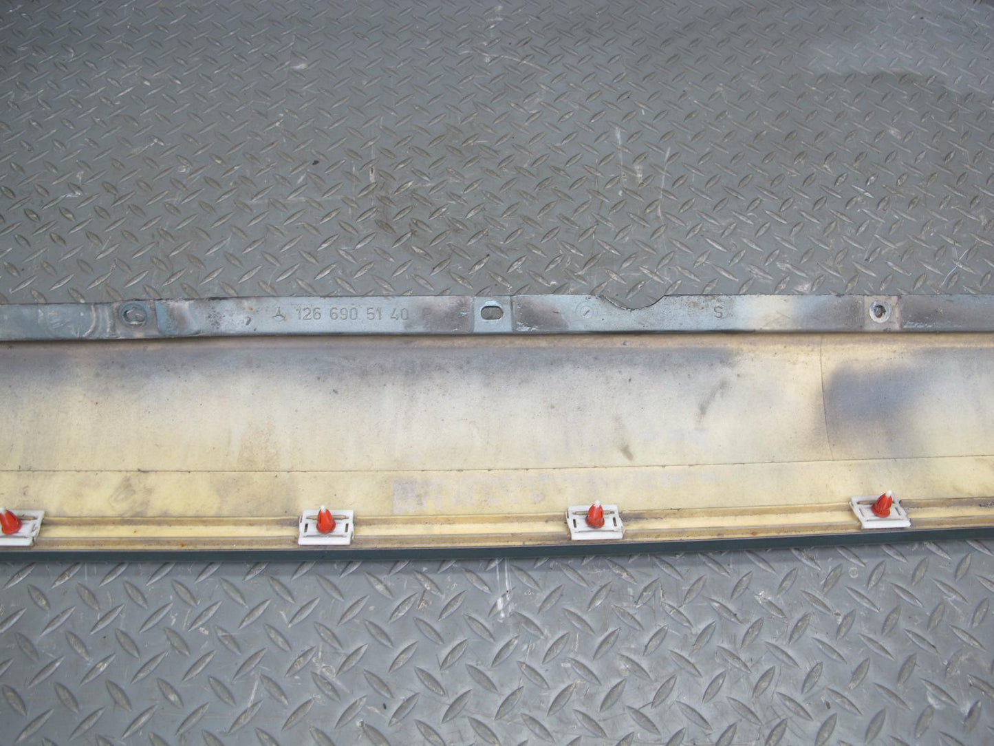 86-91 Mercedes W126 Set of 2 Left & Right Side Skirt Rocker Panel Molding OEM