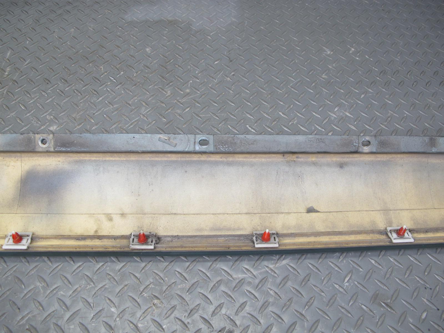86-91 Mercedes W126 Set of 2 Left & Right Side Skirt Rocker Panel Molding OEM