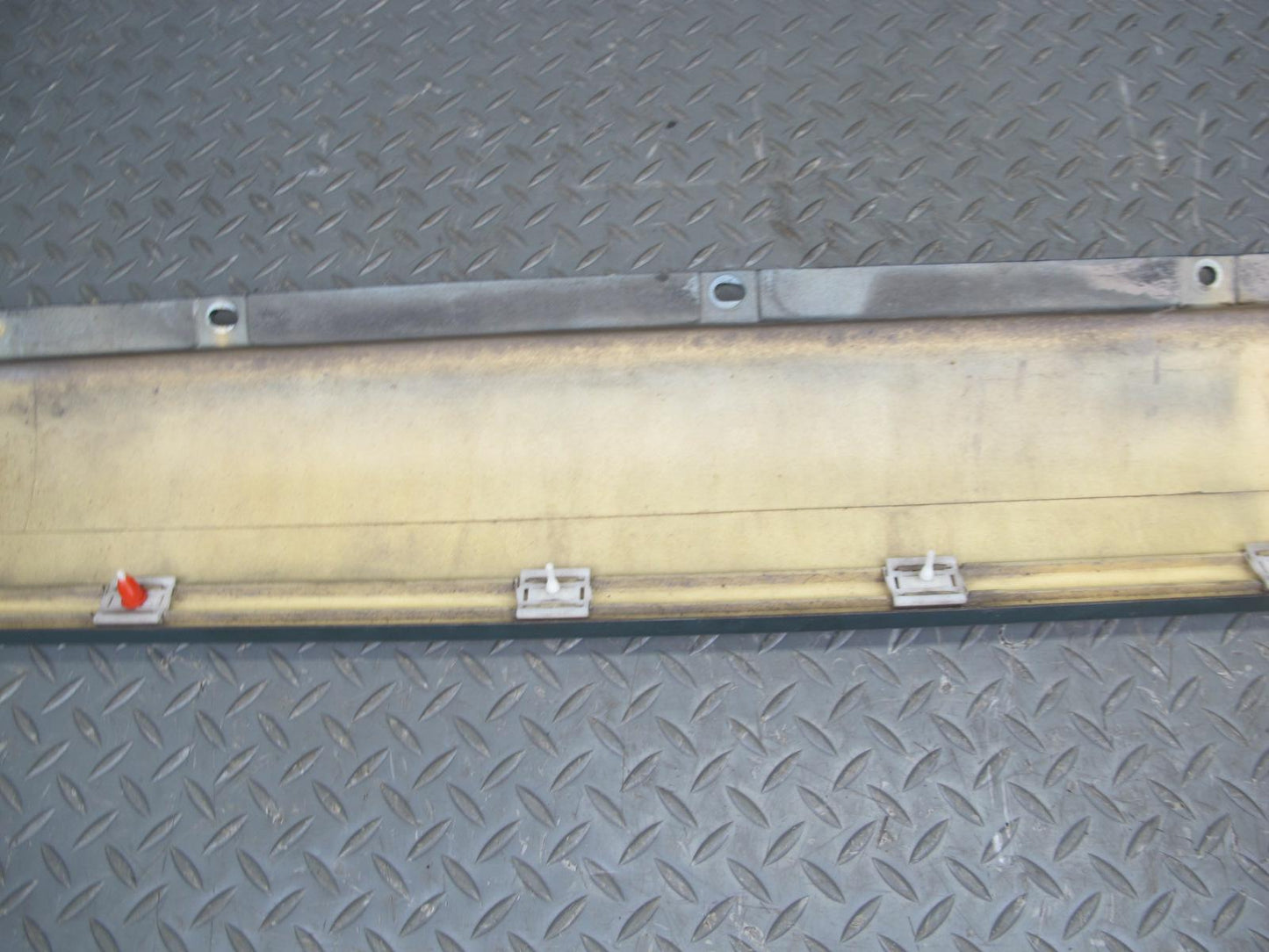 86-91 Mercedes W126 Set of 2 Left & Right Side Skirt Rocker Panel Molding OEM