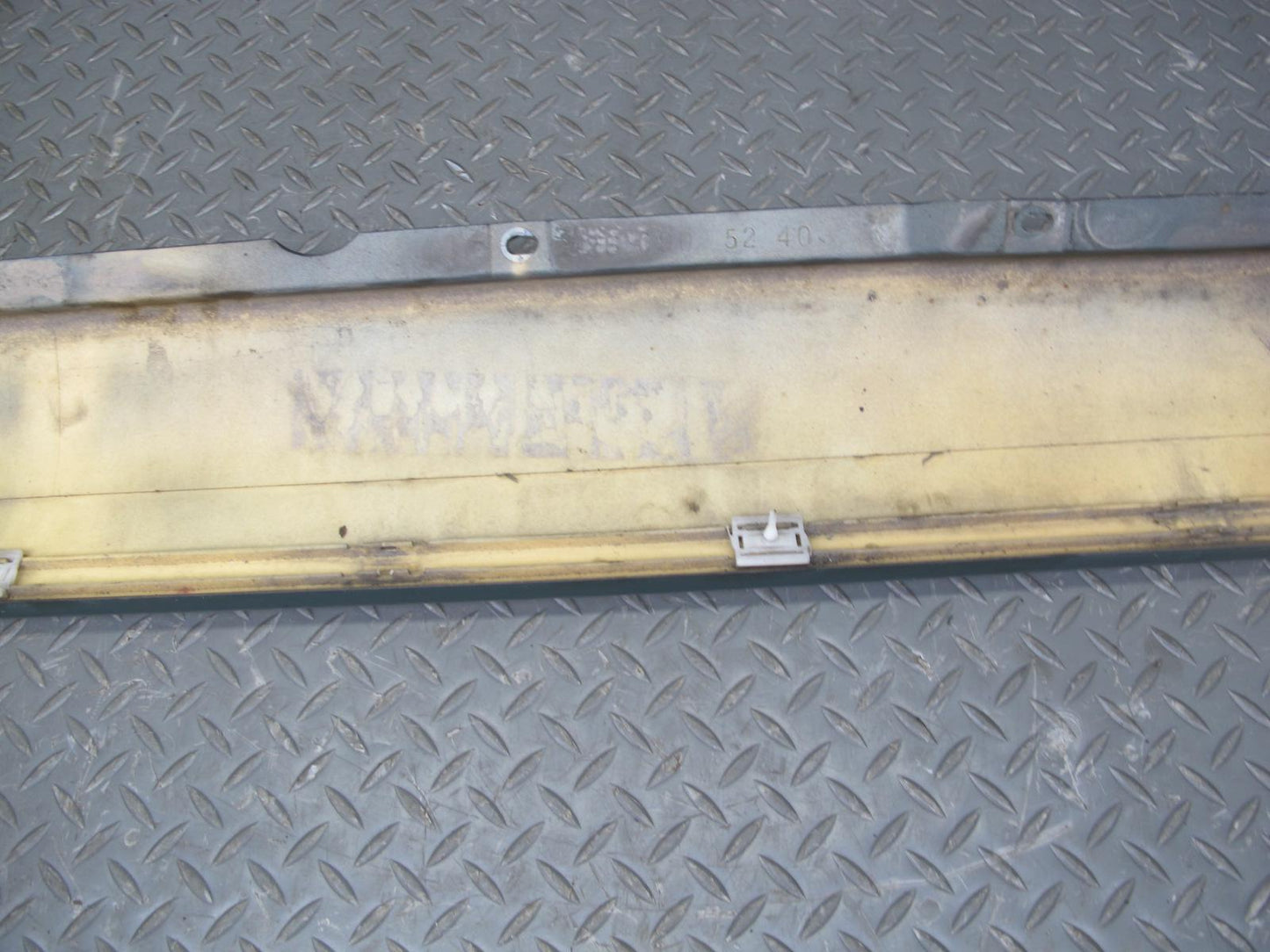 86-91 Mercedes W126 Set of 2 Left & Right Side Skirt Rocker Panel Molding OEM