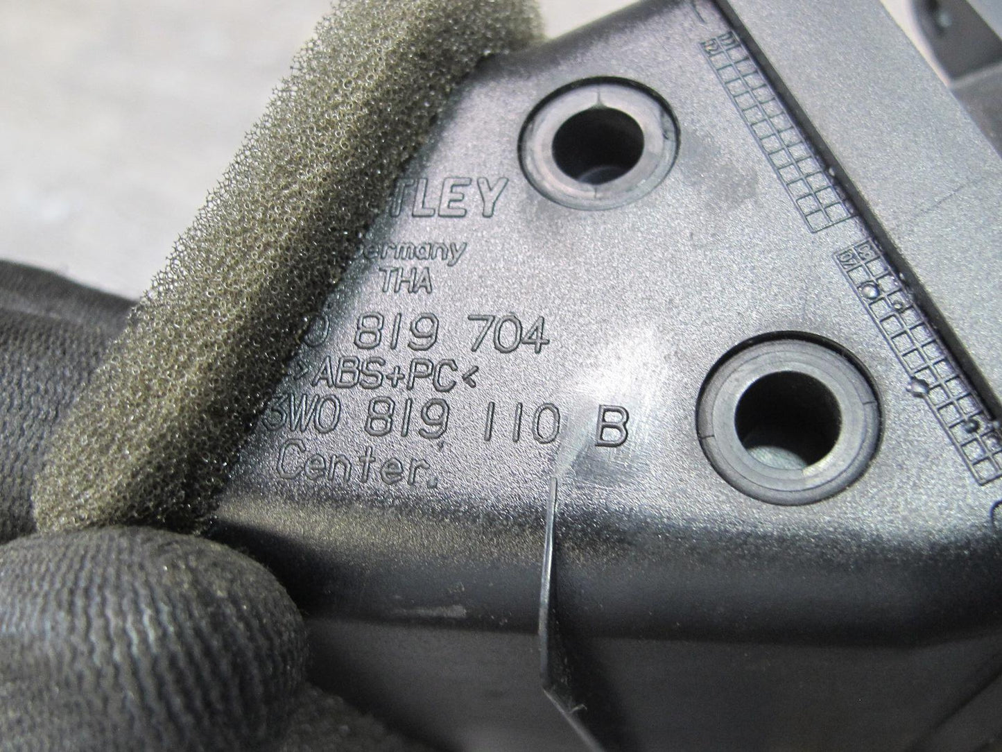 03-10 Bentley Continental GTC GT Dashboard Front Center A/C Air Vent Grille