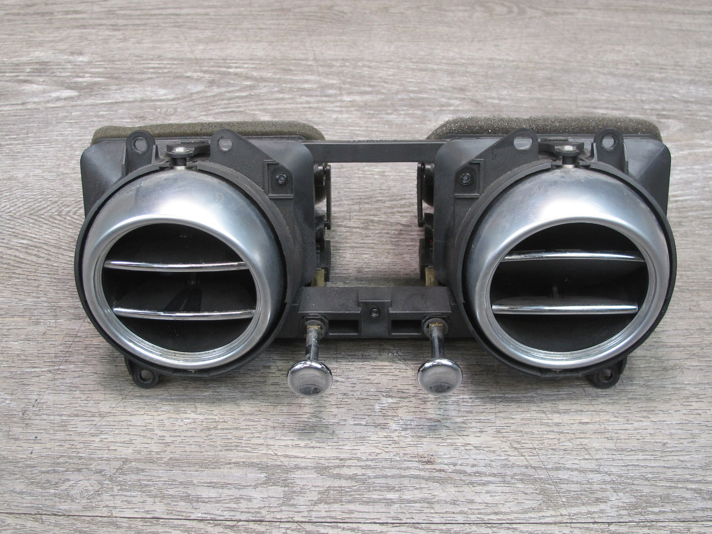 03-10 Bentley Continental GTC GT Dashboard Front Center A/C Air Vent Grille