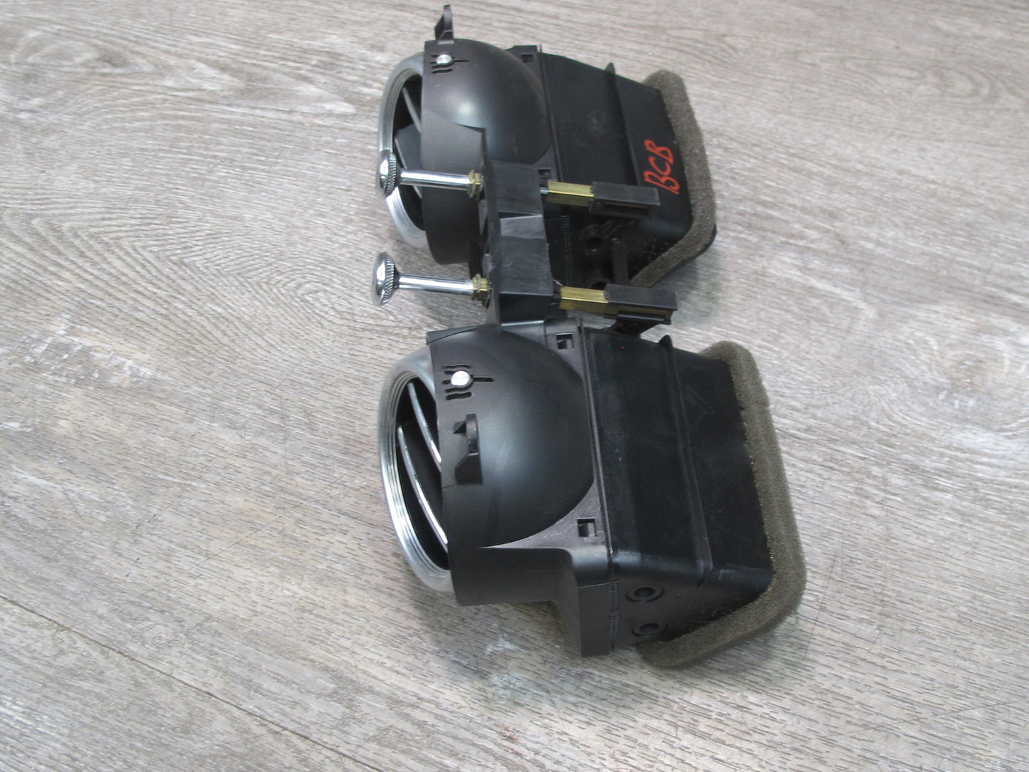 03-10 Bentley Continental GTC GT Dashboard Front Center A/C Air Vent Grille