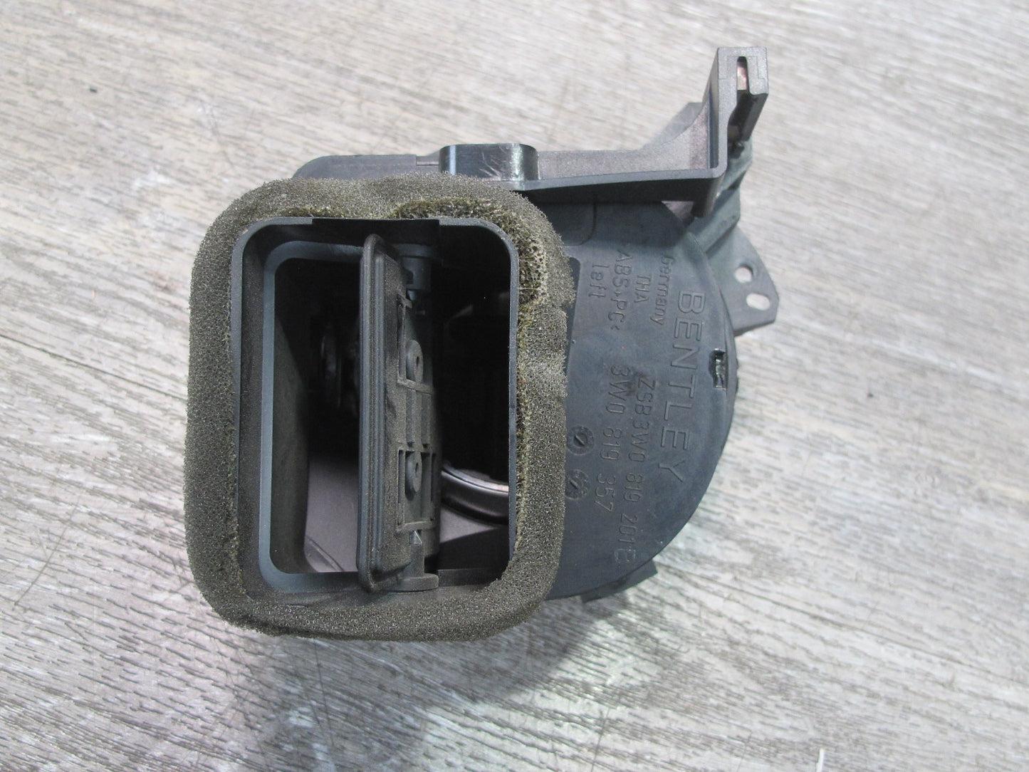 03-12 Bentley Continental GTC GT Dash Front Left A/C Air Vent 3W0819357